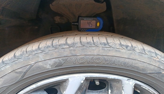 2015 Tata Manza AURA SAFIRE, Petrol, Manual, 1,01,932 km, tyre