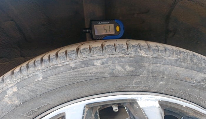 2015 Tata Manza AURA SAFIRE, Petrol, Manual, 1,01,932 km, tyre