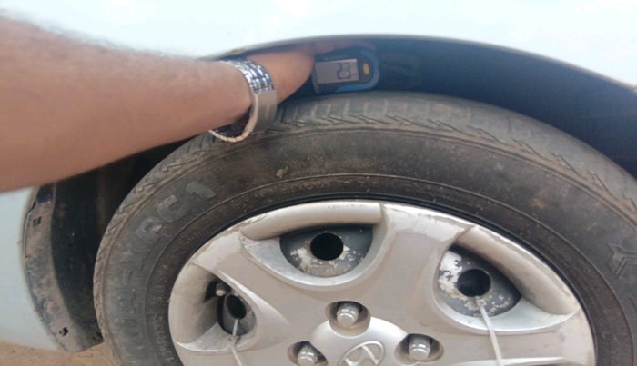 2011 Hyundai i10 ERA 1.1, Petrol, Manual, 1,28,742 km, tyre