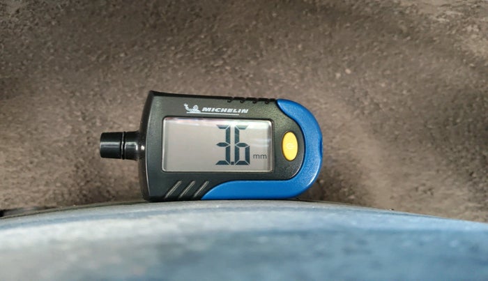 2011 Mercedes Benz E Class E 250 CDI ELEGANCE, Diesel, Automatic, 1,26,365 km, tyre