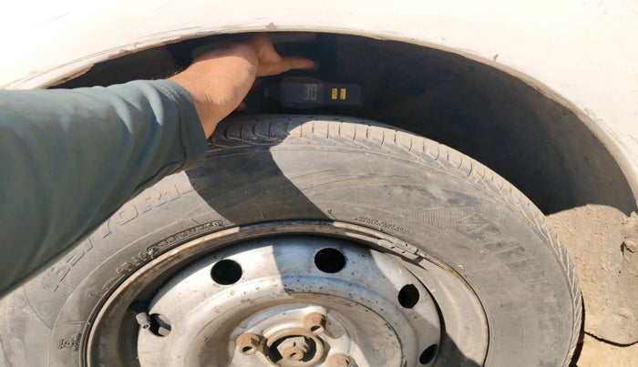 2011 Mahindra Verito D2 BS-III, Diesel, Manual, 1,97,427 km, tyre