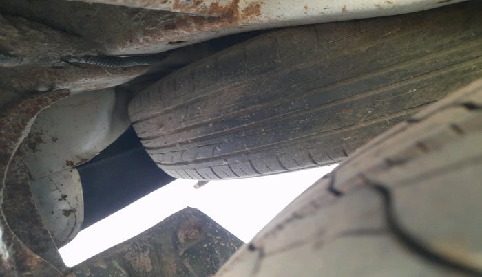 2015 Maruti Eeco 5 STR WITH A/C+HTR, Petrol, Manual, 99,309 km, tyre