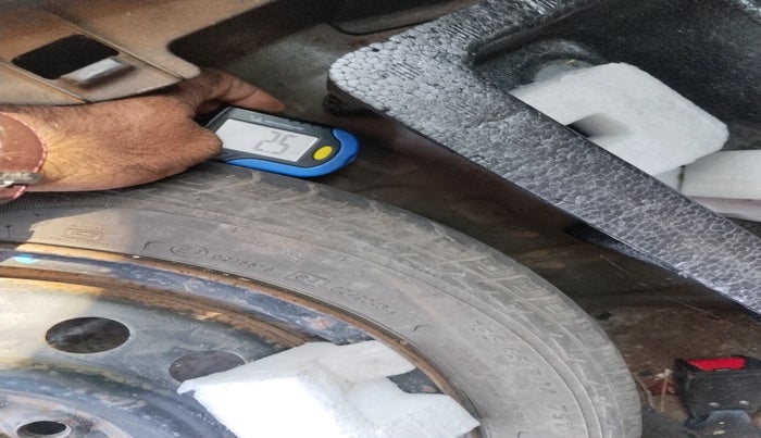 2013 Maruti Wagon R 1.0 VXI, Petrol, Manual, 96,525 km, tyre