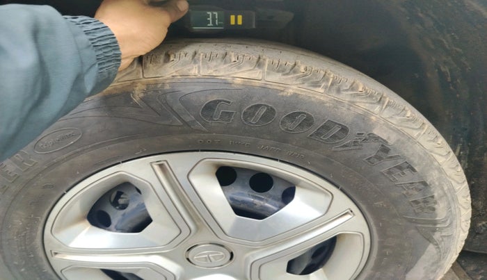 2019 Tata Harrier XM 2.0L KRYOTEC, Diesel, Manual, 45,771 km, tyre