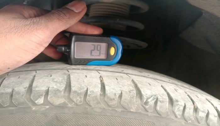 2022 Maruti Ertiga ZXI+ SHVS, Petrol, Manual, 29,888 km, tyre