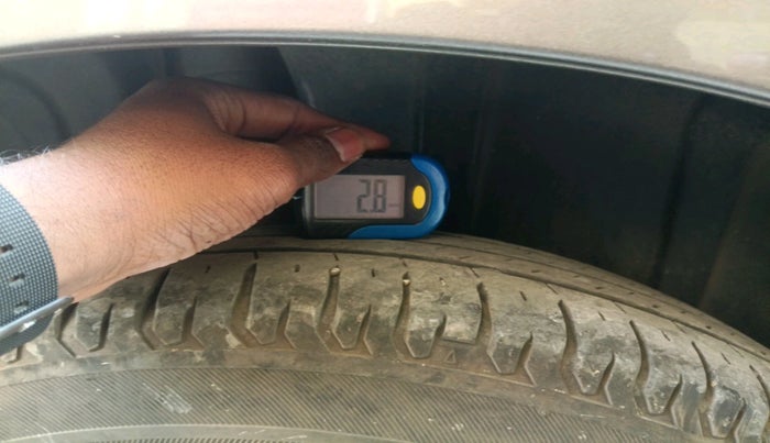 2022 Maruti Ertiga ZXI+ SHVS, Petrol, Manual, 29,888 km, tyre