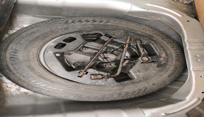 2011 Hyundai i10 ERA 1.1, Petrol, Manual, 96,442 km, tyre