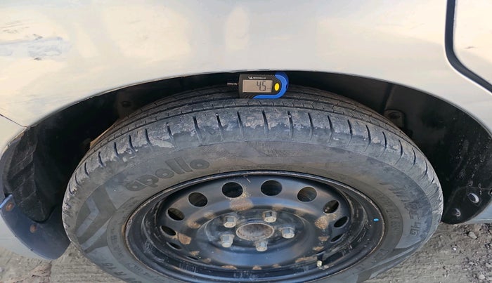 2014 Maruti Ertiga VXI CNG, Petrol, Manual, 1,44,195 km, tyre