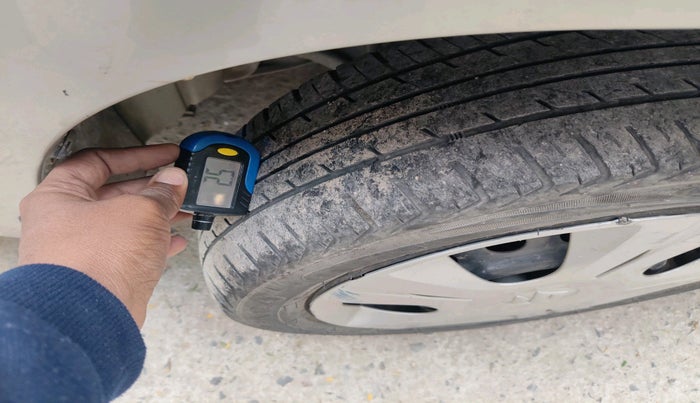 2016 Maruti Wagon R 1.0 VXI, Petrol, Manual, 1,22,910 km, tyre