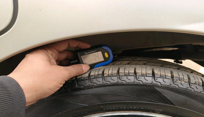 2017 Maruti Alto K10 VXI, Petrol, Manual, 25,221 km, tyre