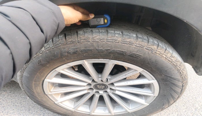 2020 Tata NEXON XM PETROL, Petrol, Manual, 57,413 km, tyre