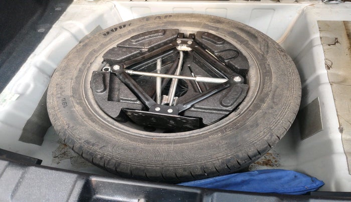 2020 Tata NEXON XM PETROL, Petrol, Manual, 57,413 km, tyre