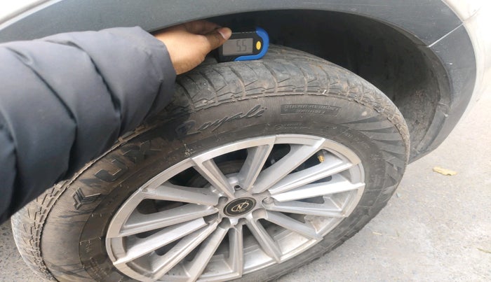 2020 Tata NEXON XM PETROL, Petrol, Manual, 57,413 km, tyre