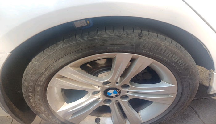 2013 BMW 3 Series 320D SPORTLINE, Diesel, Automatic, 1,23,543 km, tyre