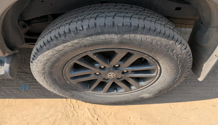 2012 Toyota Fortuner 3.0 4X4 MT, Diesel, Manual, 1,71,838 km, tyre