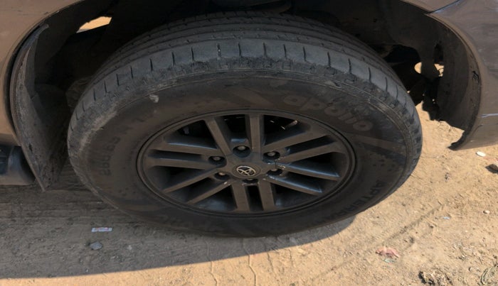 2012 Toyota Fortuner 3.0 4X4 MT, Diesel, Manual, 1,71,838 km, tyre