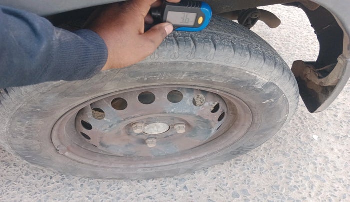 2020 Renault Kwid RXL, Petrol, Manual, 75,916 km, tyre