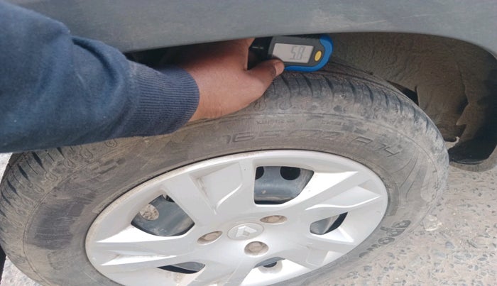 2020 Renault Kwid RXL, Petrol, Manual, 75,916 km, tyre