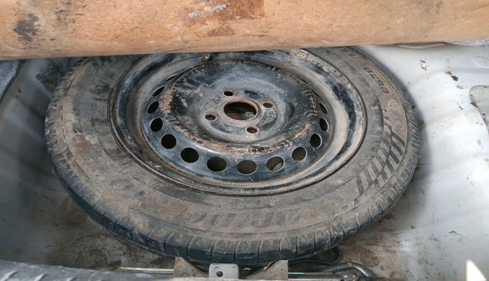 2015 Hyundai Grand i10 SPORTZ 1.1 CRDI, Diesel, Manual, 1,03,582 km, tyre