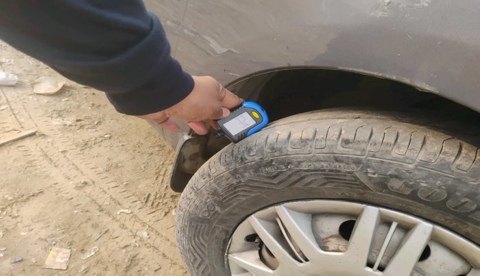 2013 Hyundai i10 MAGNA 1.2, Petrol, Manual, 80,546 km, tyre