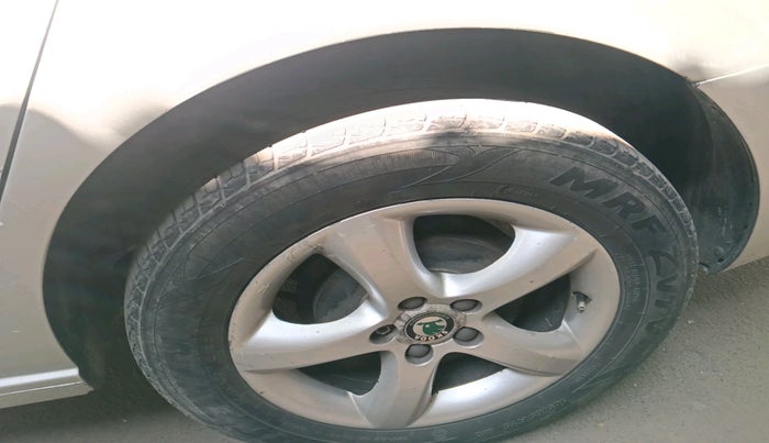 2012 Skoda Rapid ELEGANCE 1.6 TDI CR MT, Diesel, Manual, 1,53,048 km, tyre