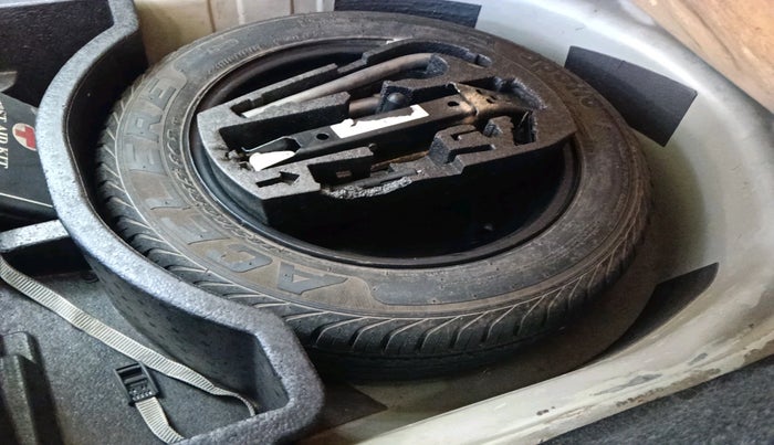 2012 Skoda Rapid ELEGANCE 1.6 TDI CR MT, Diesel, Manual, 1,53,048 km, tyre