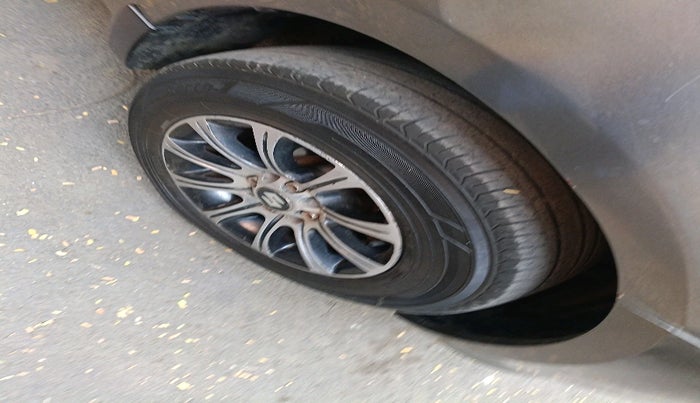 2016 Maruti Swift Dzire VDI ABS, Diesel, Manual, 1,37,484 km, tyre