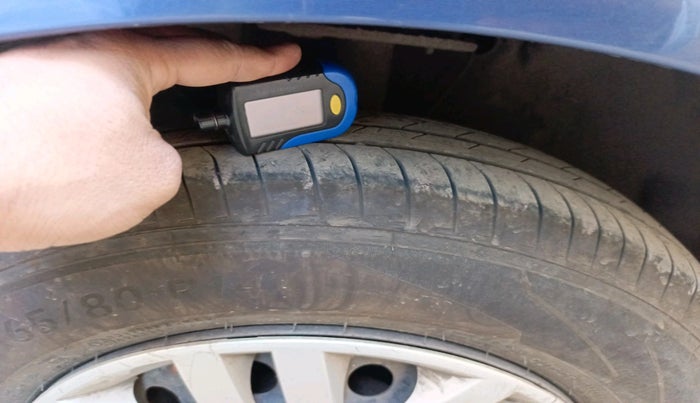 2017 Maruti Dzire VXI, Petrol, Manual, 53,398 km, tyre