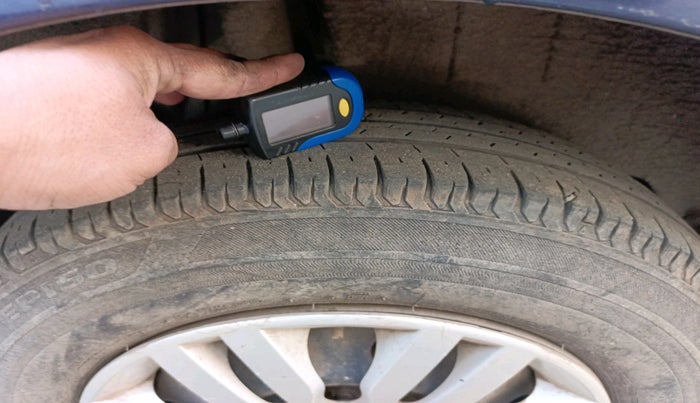 2017 Maruti Dzire VXI, Petrol, Manual, 53,398 km, tyre