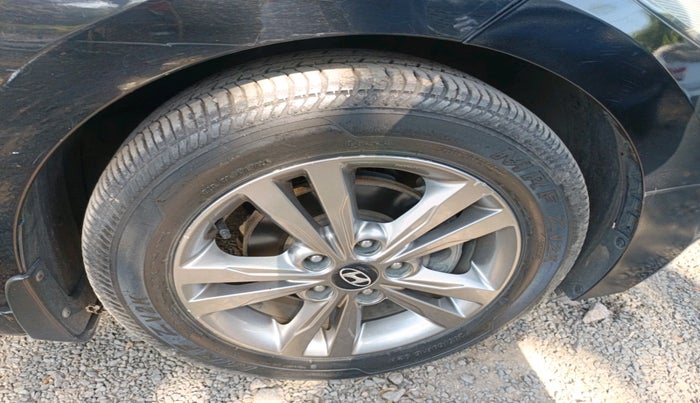 2018 Hyundai New Elantra 1.6 SX (O) AT DIESEL, Diesel, Automatic, 1,44,555 km, tyre