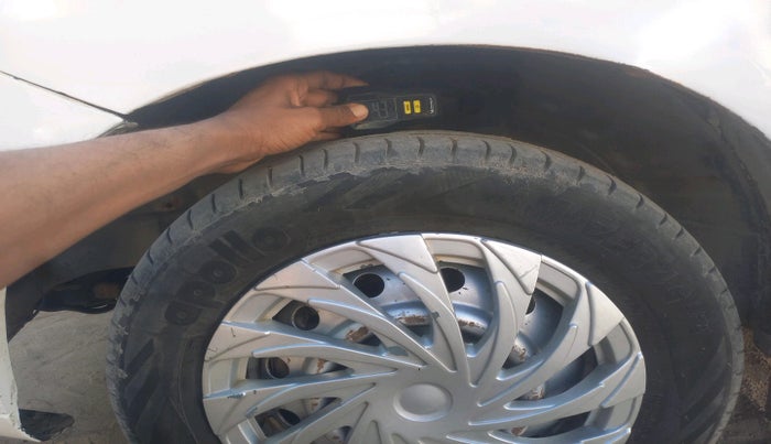 2011 Maruti Wagon R 1.0 LXI, Petrol, Manual, 1,77,980 km, tyre