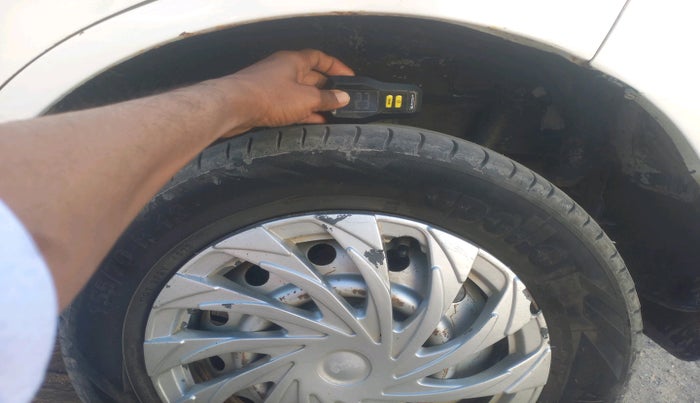 2011 Maruti Wagon R 1.0 LXI, Petrol, Manual, 1,77,980 km, tyre