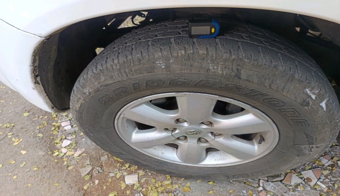 2011 Toyota Fortuner 3.0 4X4 MT, Diesel, Manual, 1,28,312 km, tyre