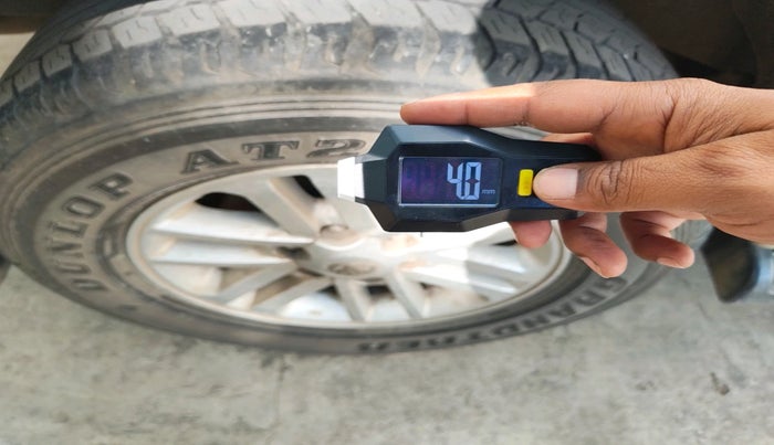 2012 Toyota Fortuner 3.0 4X2 MT, Diesel, Manual, 58,720 km, tyre