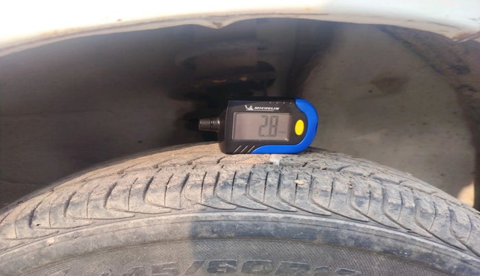 2015 Maruti Alto 800 LXI, Petrol, Manual, 32,483 km, tyre