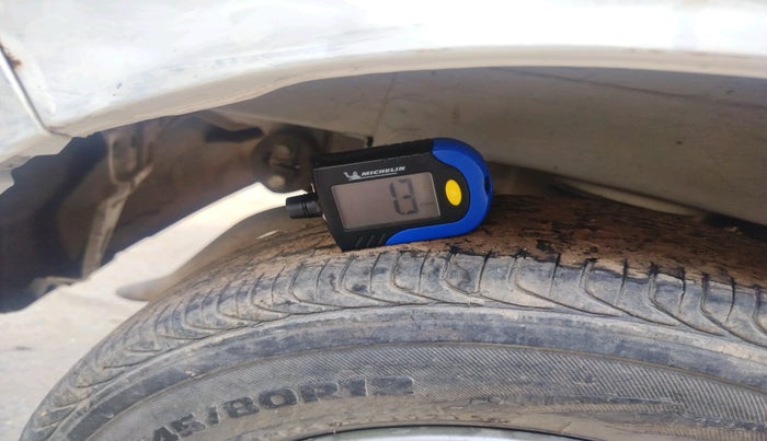 2015 Maruti Alto 800 LXI, Petrol, Manual, 32,483 km, tyre