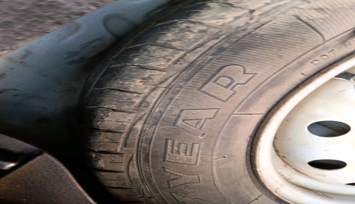 2014 Maruti Wagon R 1.0 LXI, Petrol, Manual, 88,738 km, tyre