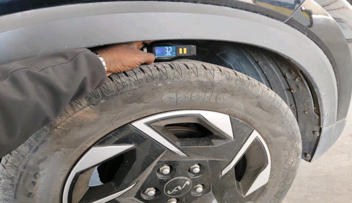 2024 KIA SONET HTK PLUS 1.2 PETROL MT, Petrol, Manual, 17,886 km, tyre