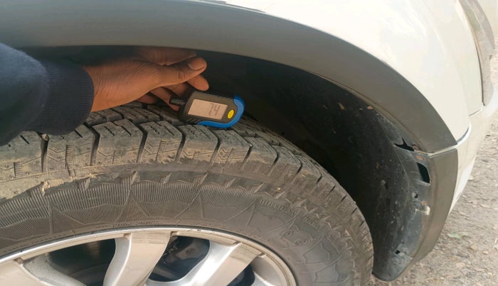 2015 Mahindra XUV500 W10, Diesel, Manual, 88,270 km, tyre