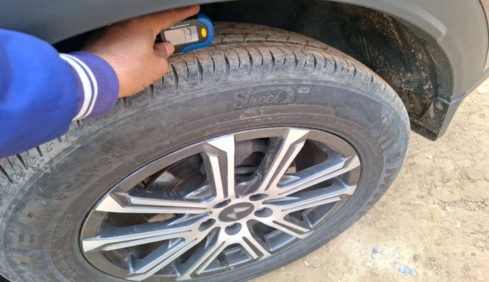 2023 Mahindra XUV700 AX 7 P AT 7 STR, Petrol, Automatic, 11,538 km, tyre