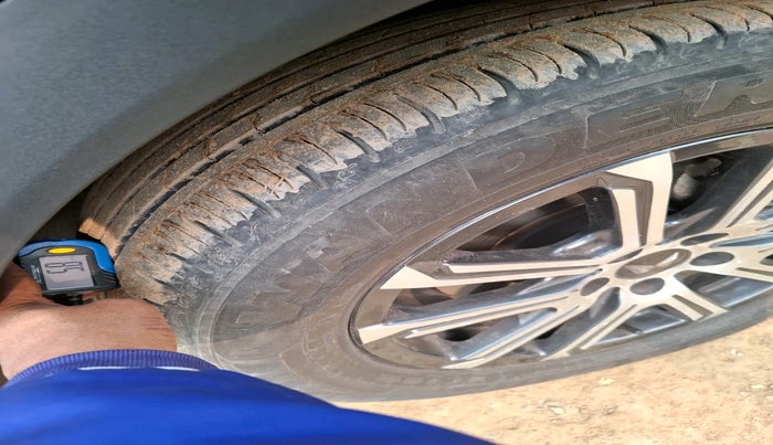 2023 Mahindra XUV700 AX 7 P AT 7 STR, Petrol, Automatic, 11,538 km, tyre