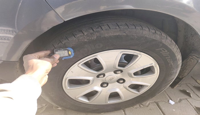 2018 Ford Ecosport AMBIENTE 1.5L DIESEL, Diesel, Manual, 1,04,339 km, tyre