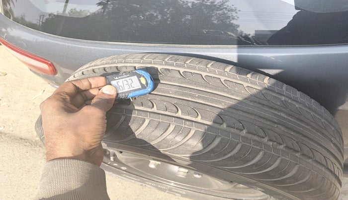 2018 Ford Ecosport AMBIENTE 1.5L DIESEL, Diesel, Manual, 1,04,339 km, tyre