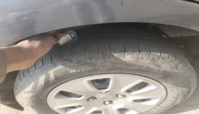 2018 Ford Ecosport AMBIENTE 1.5L DIESEL, Diesel, Manual, 1,04,339 km, tyre