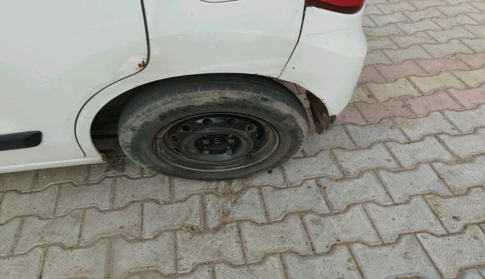 2016 Maruti Wagon R 1.0 LXI, Petrol, Manual, 68,454 km, tyre