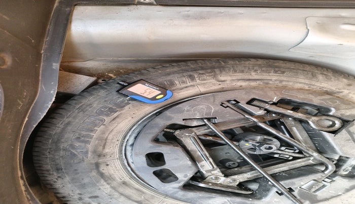 2012 Hyundai i10 MAGNA 1.2, Petrol, Manual, 43,920 km, tyre