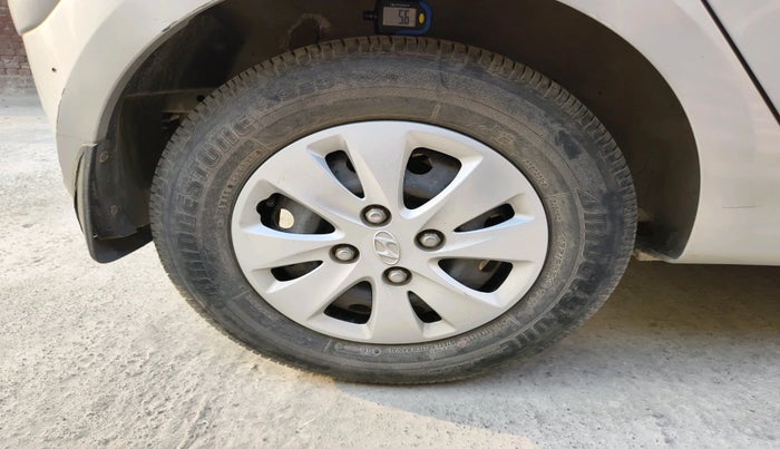 2012 Hyundai i10 MAGNA 1.2, Petrol, Manual, 43,920 km, tyre