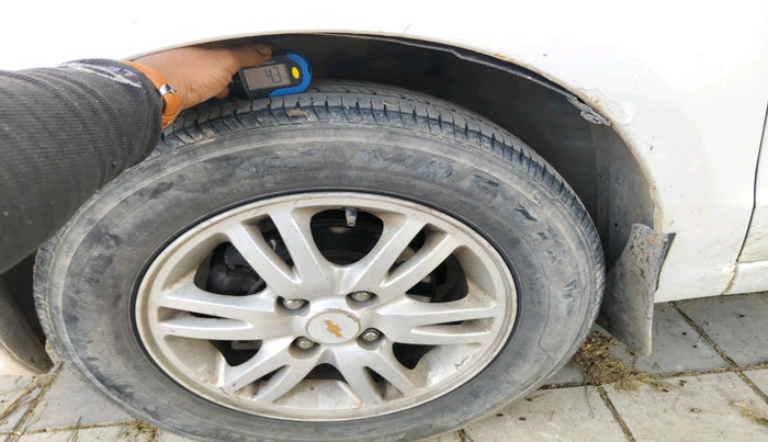 2014 Chevrolet Sail UVA 1.3 LT ABS, Diesel, Manual, 1,80,894 km, tyre