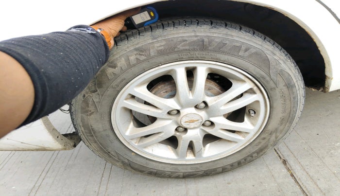 2014 Chevrolet Sail UVA 1.3 LT ABS, Diesel, Manual, 1,80,894 km, tyre