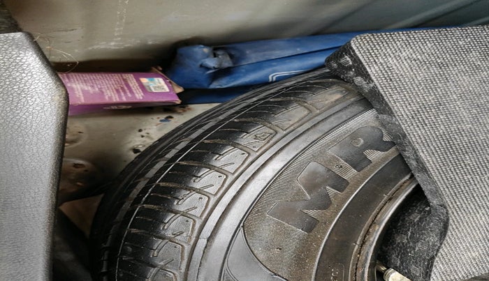 2016 Honda Jazz 1.5L I-DTEC V, Diesel, Manual, 1,94,015 km, tyre